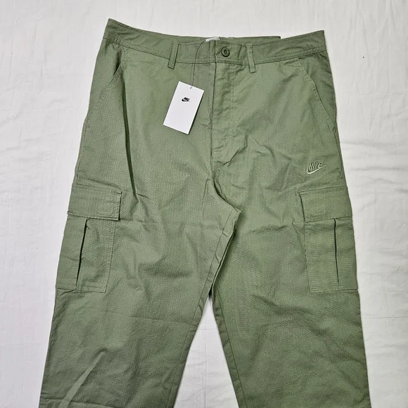 Nike Club Standard Fit Oil Green Cargo Pants FZ5765-386 Men's Size 34x32